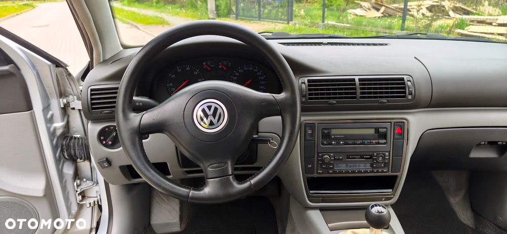 Volkswagen Passat 1.8T Comfortline - 19