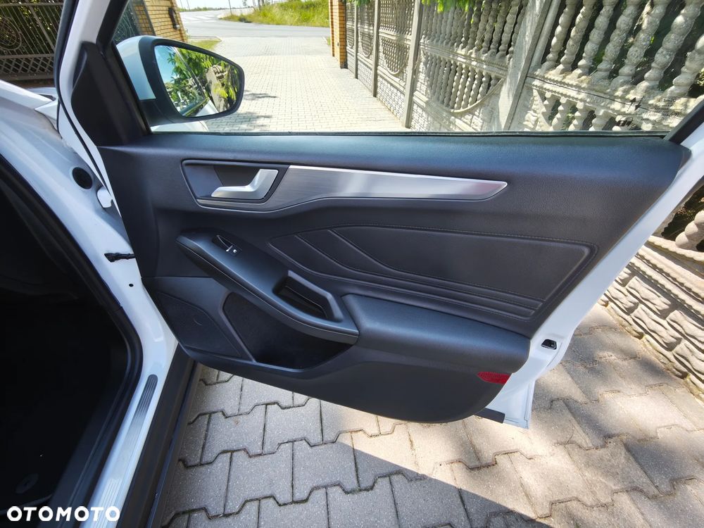 Ford Focus 1.5 EcoBlue STart-Stopp-System TITANIUM - 21
