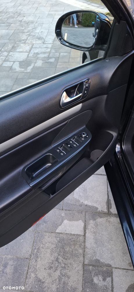 Volkswagen Golf 1.6 TDI DPF Comfortline - 10