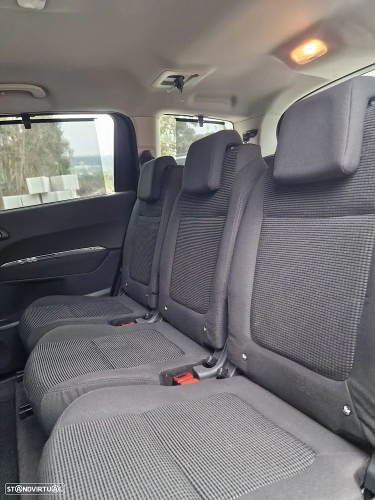 Peugeot 5008 1.6 HDi 7L Allure J17 - 12