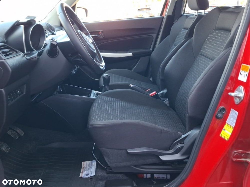 Suzuki Swift 1.2 Premium Plus - 11