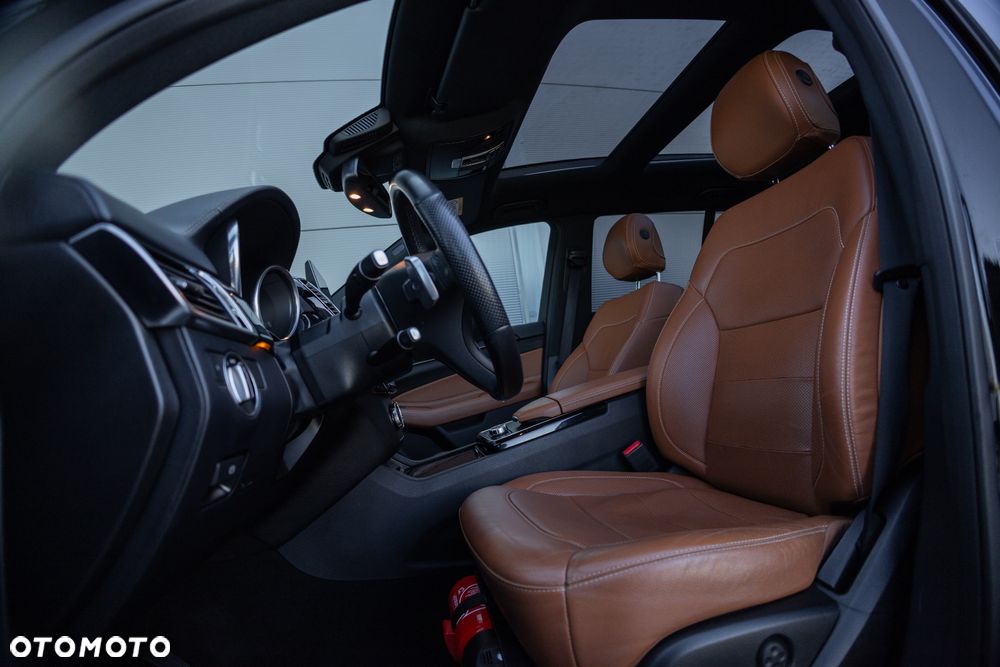 Mercedes-Benz GLS 350 d 4-Matic - 23