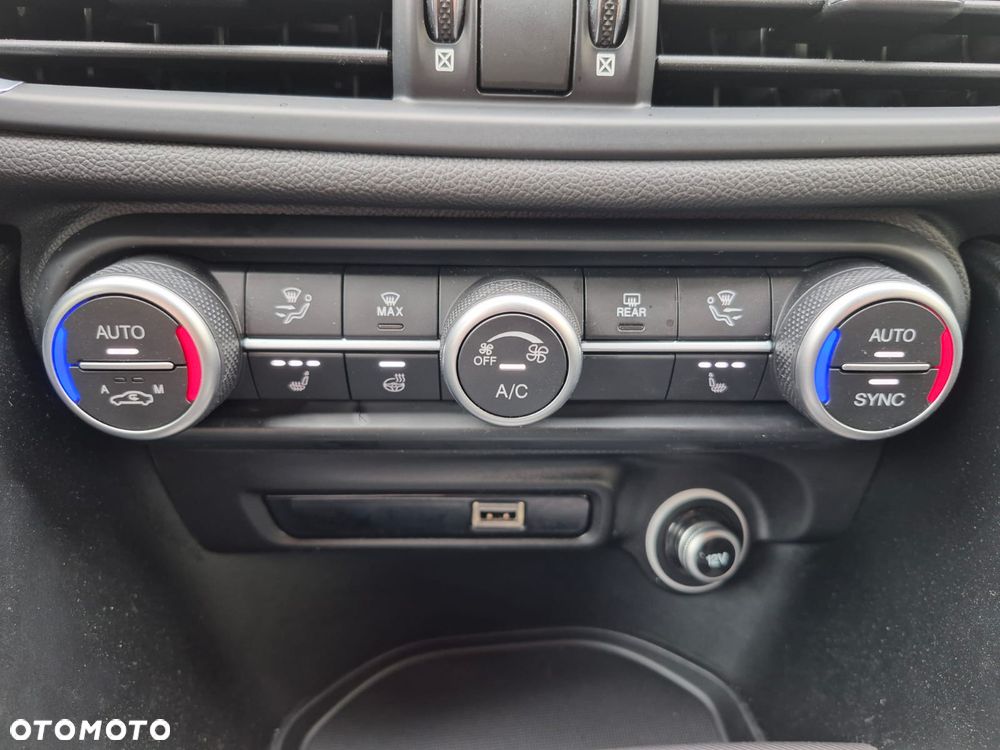 Alfa Romeo Giulia 2.2 D Turbo Sprint - 18