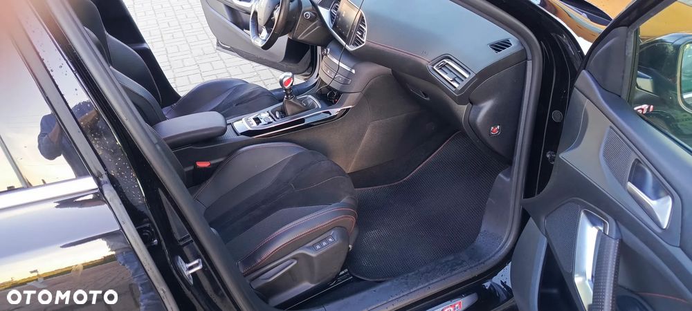 Peugeot 308 PureTech 263 Stop & Start GTi by Sport - 12