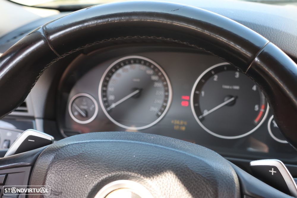 BMW 525 d Auto - 14