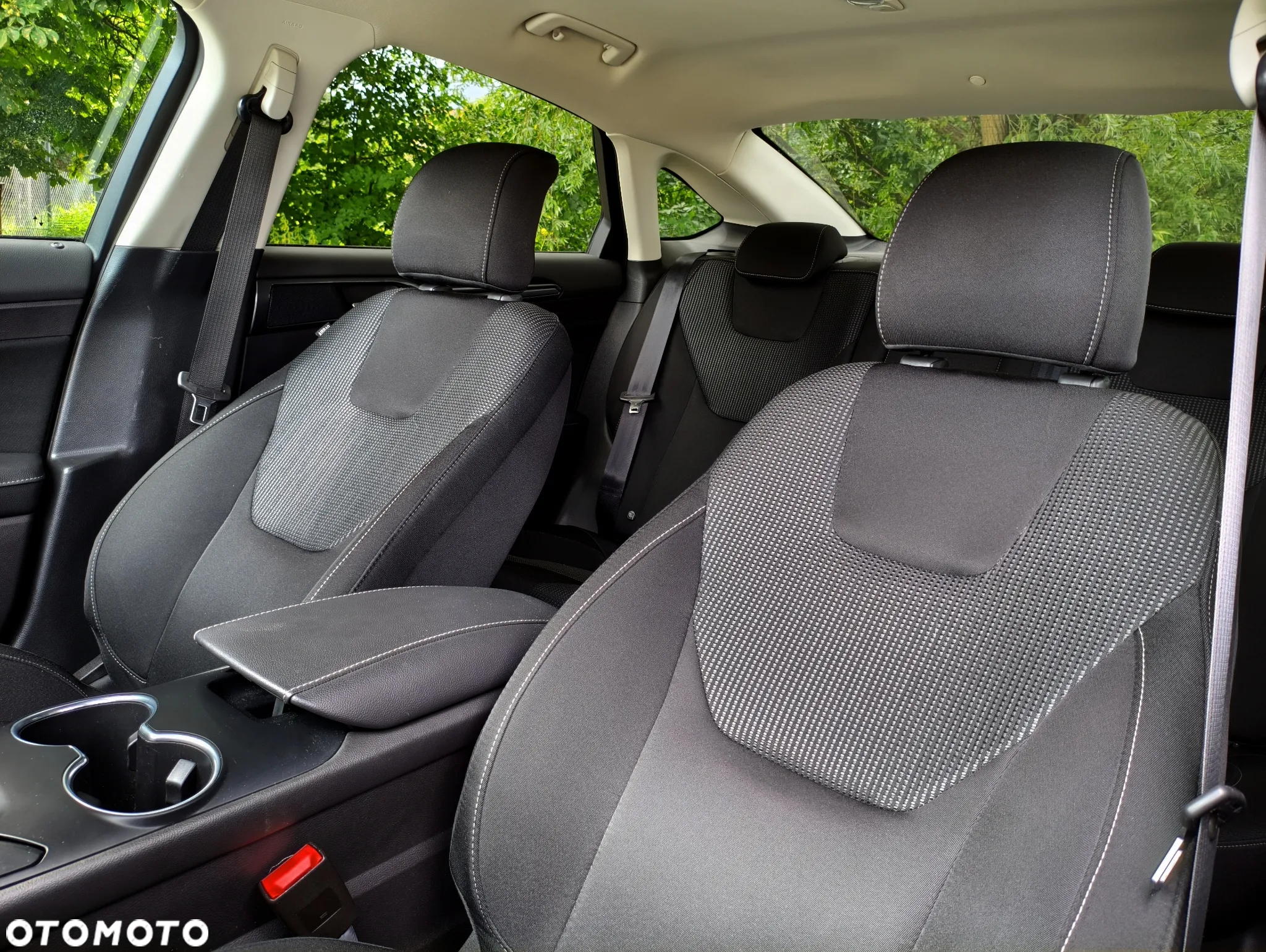 Ford Mondeo - 34