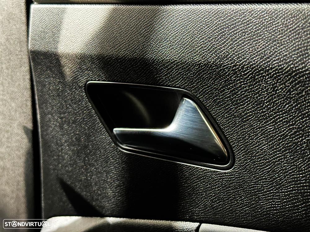 Peugeot 408 1.6 Hybrid GT e-EAT8 - 28