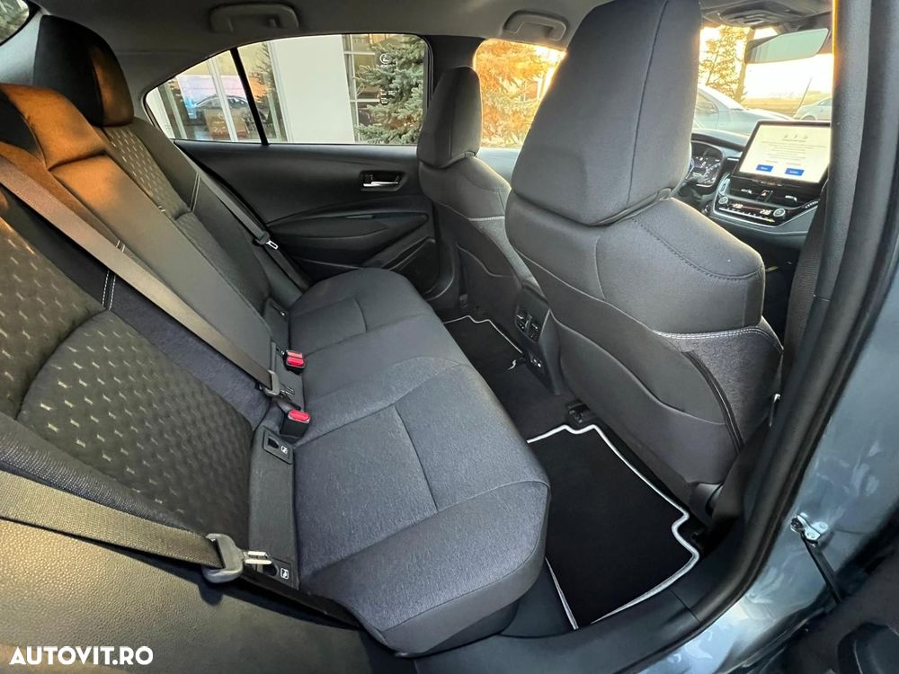 Toyota Corolla Sedan 1.8 HSD Dynamic - 10