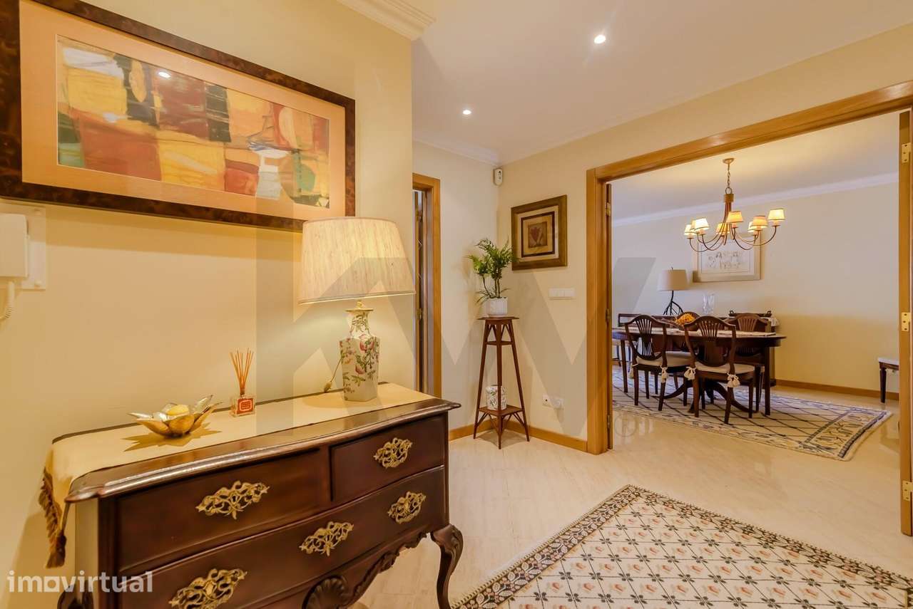 Excelente Apartamento T2 com Terraço | Jardins da Parede - Grande imagem: 2/23