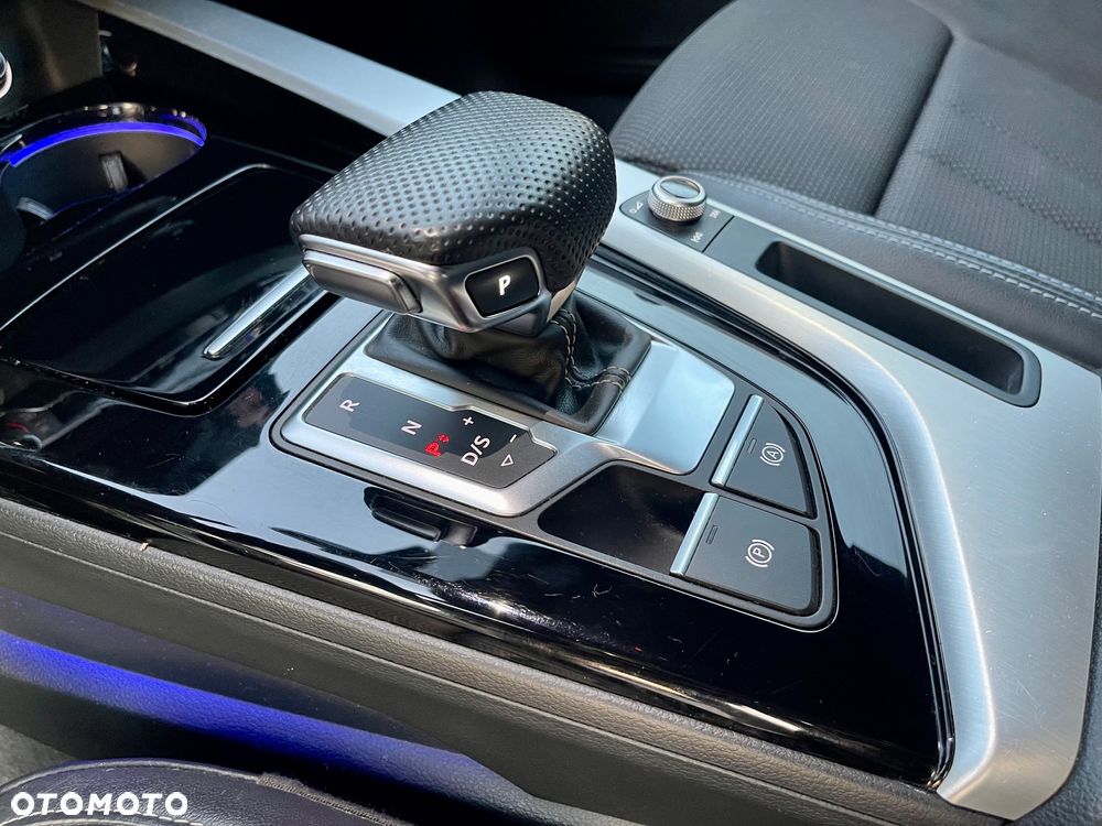 Audi A4 ver-40-tfsi-mhev-s-line-s-tronic - 22