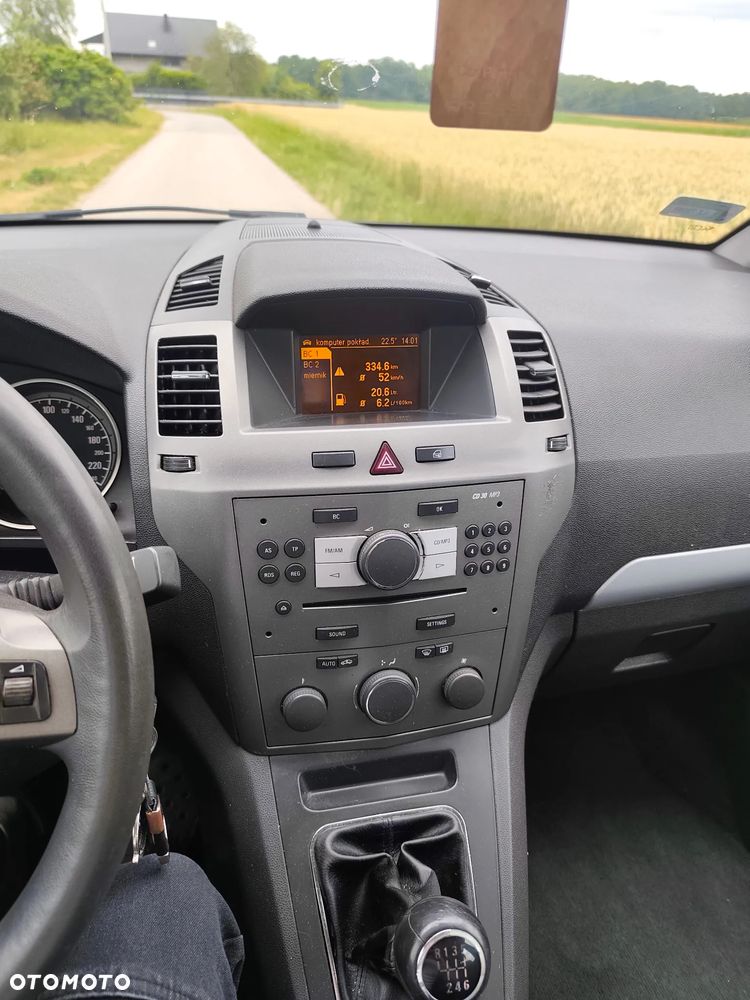 Opel Zafira 1.9 CDTI Essentia - 16