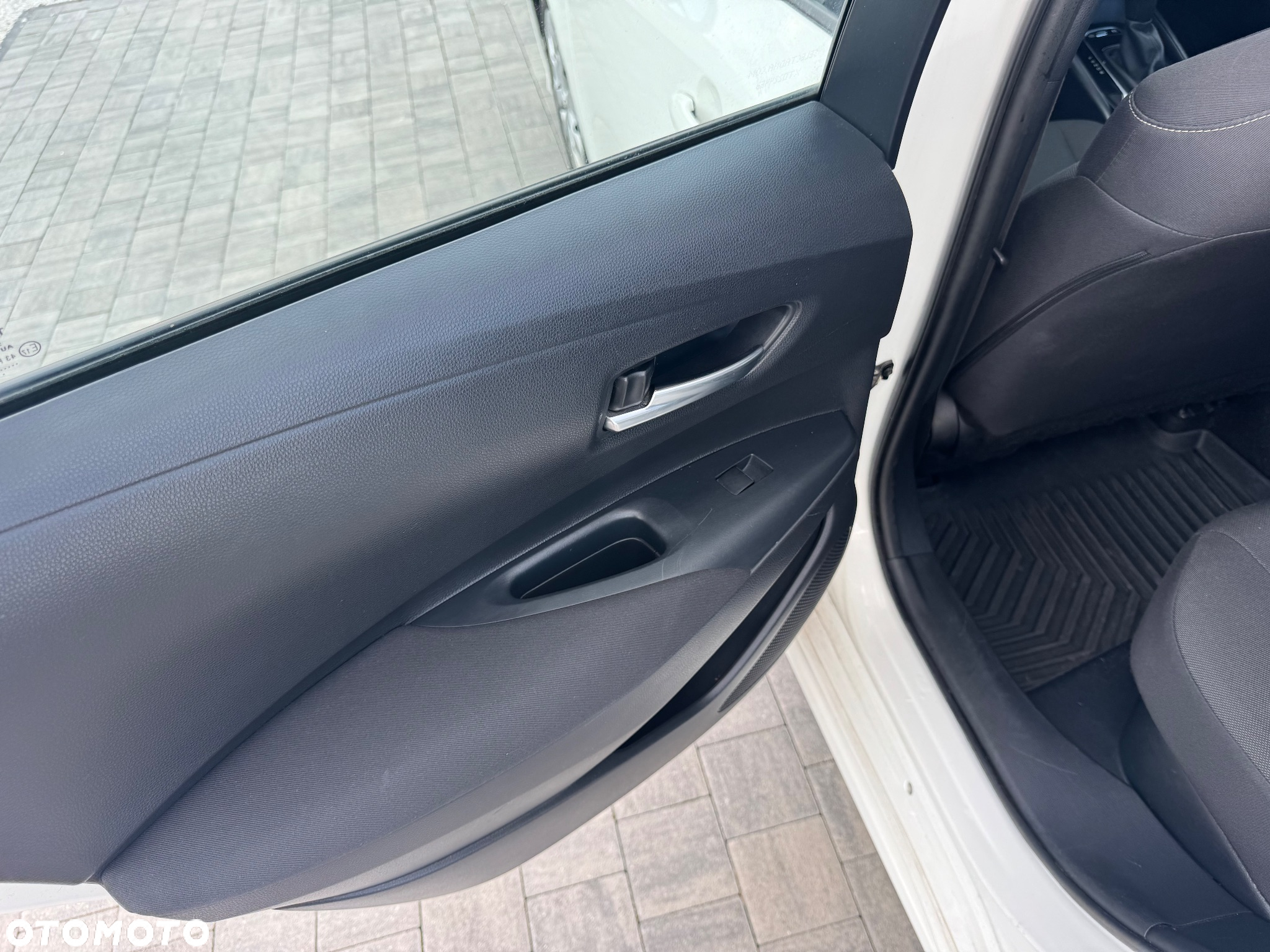 Toyota Corolla 1.8 Hybrid Active - 21