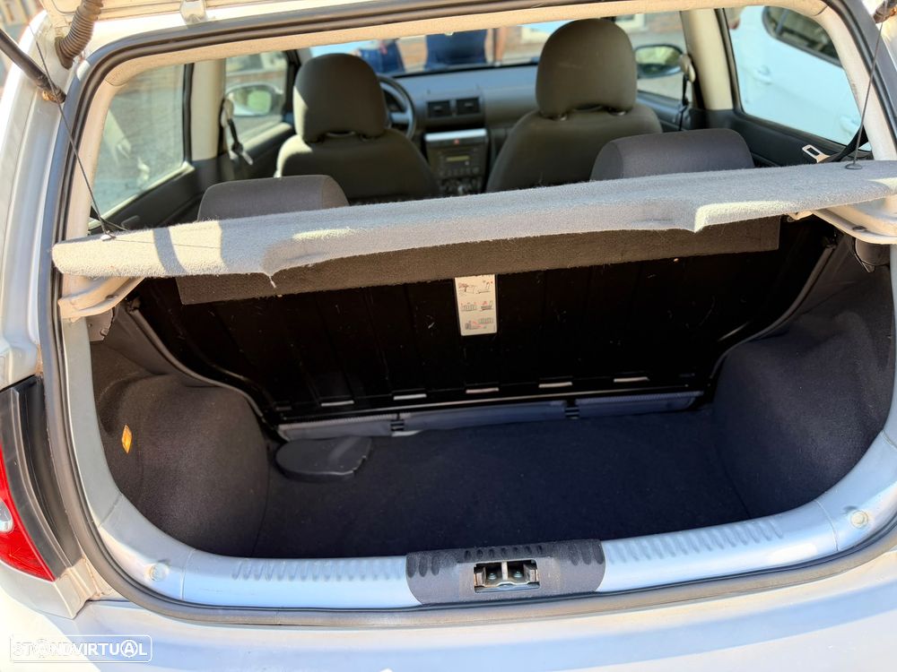 VW Fox 1.4 TDi T.Liso - 14