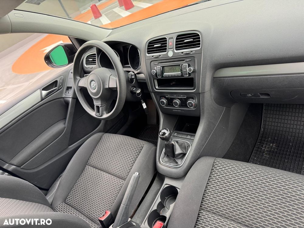 Volkswagen Golf - 6