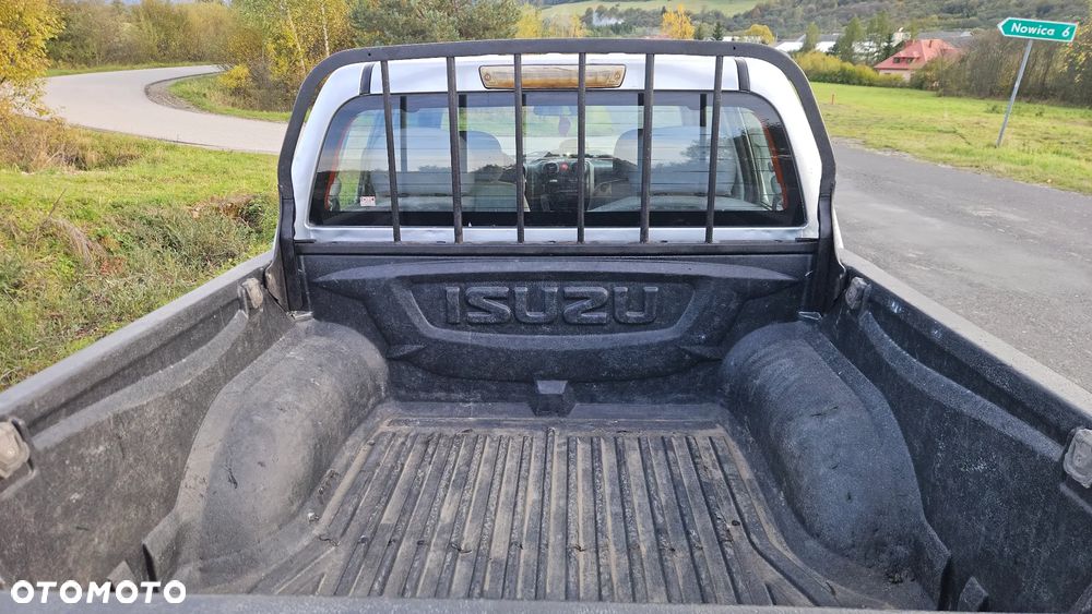 Isuzu D-Max 2.5d DC Basic - 11