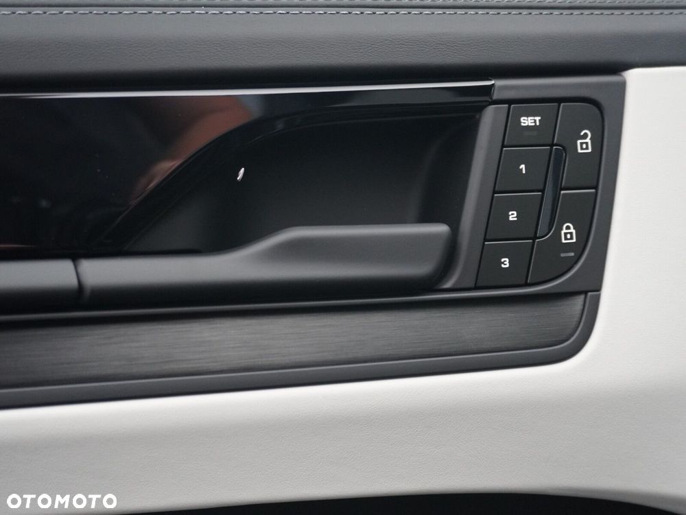 Porsche Cayenne Black Edition - 20
