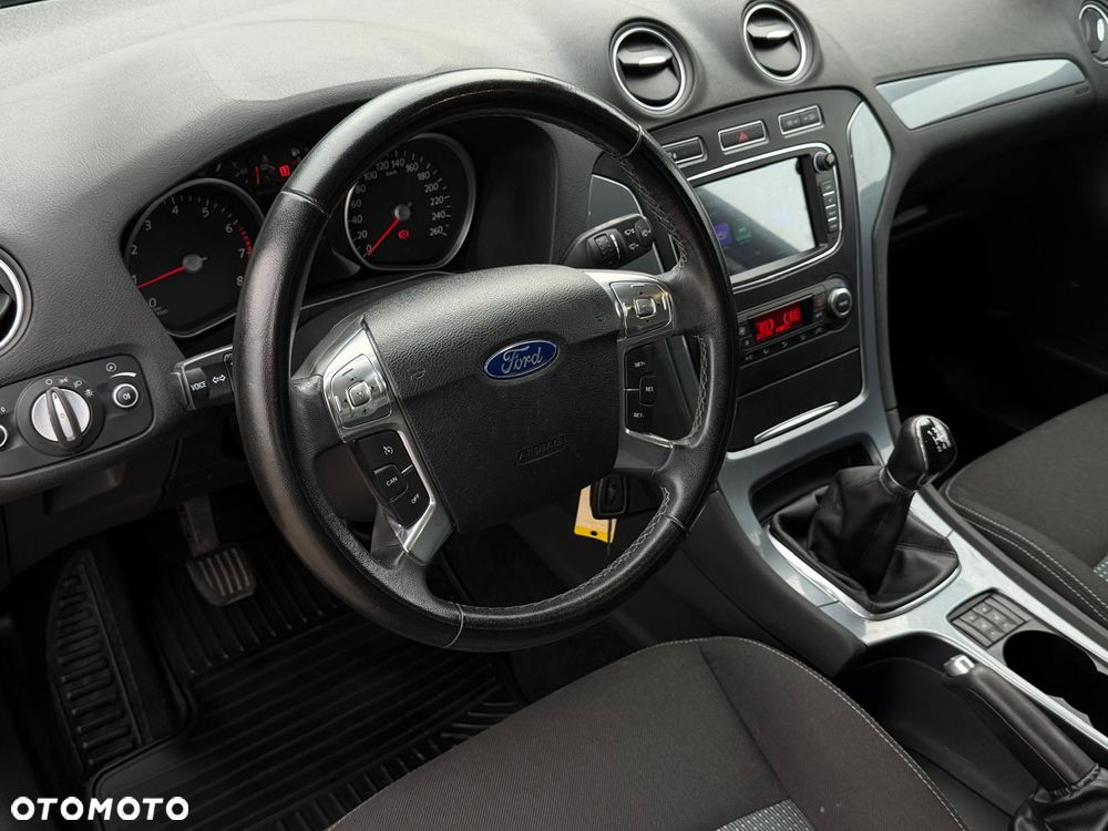 Ford Mondeo 1.6 Ti-VCT Champions Edition - 24