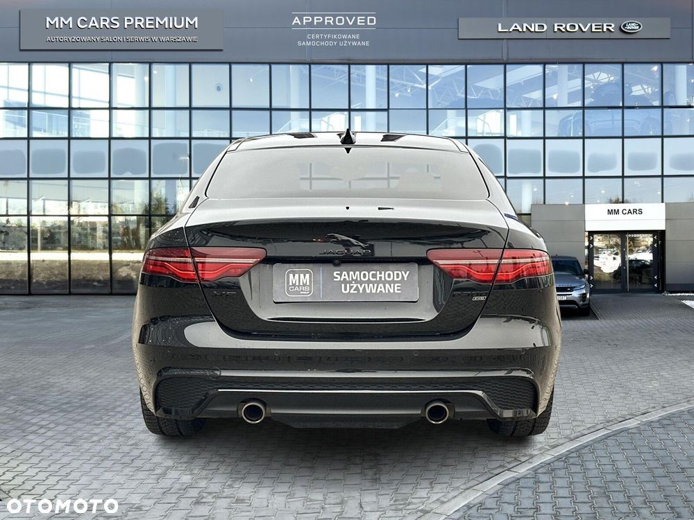 Jaguar XE - 9