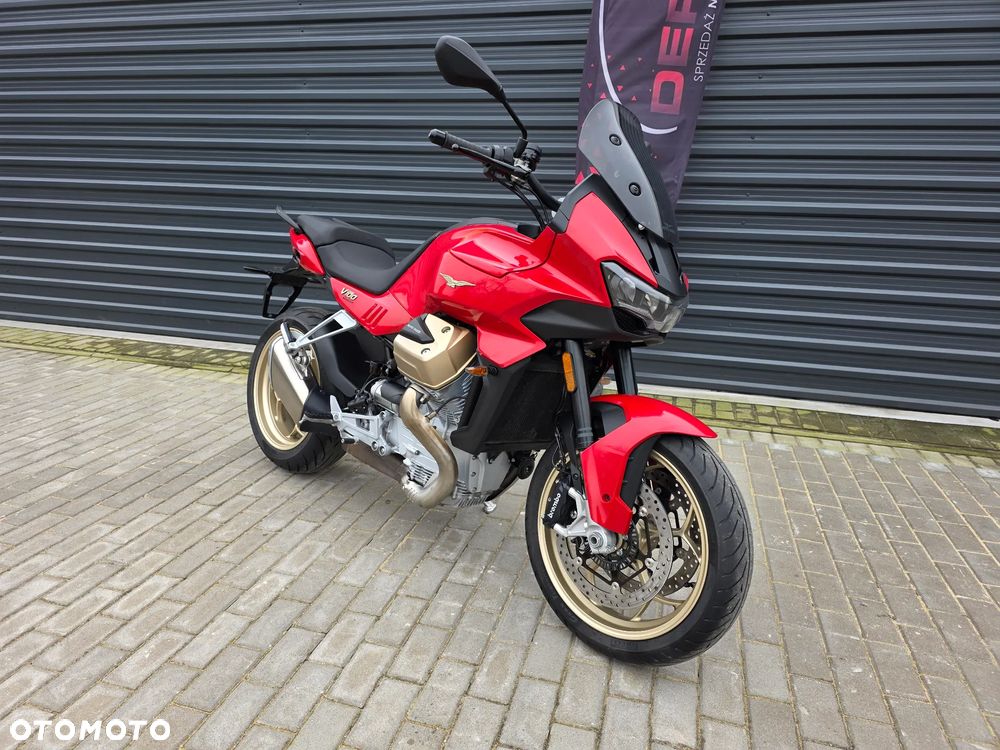 Moto Guzzi V100 Mandello - 1