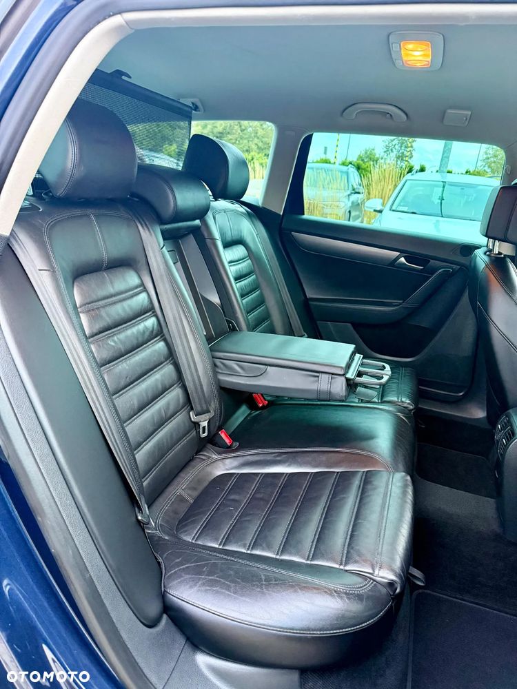 Volkswagen Passat Variant 2.0 TDI 4Motion DSG BlueMotion Tech R-Line - 16