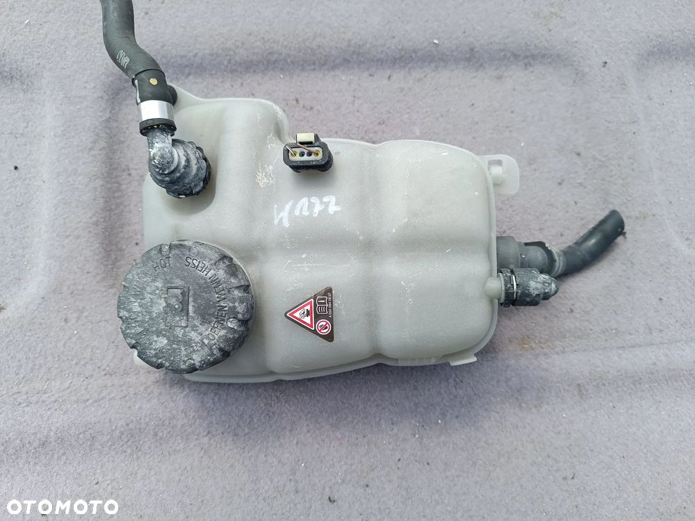 ZBIORNIK ZBIORNICZEK WYRÓWNAWCZY A2475000046 MERCEDES A KLASA W177 - 1