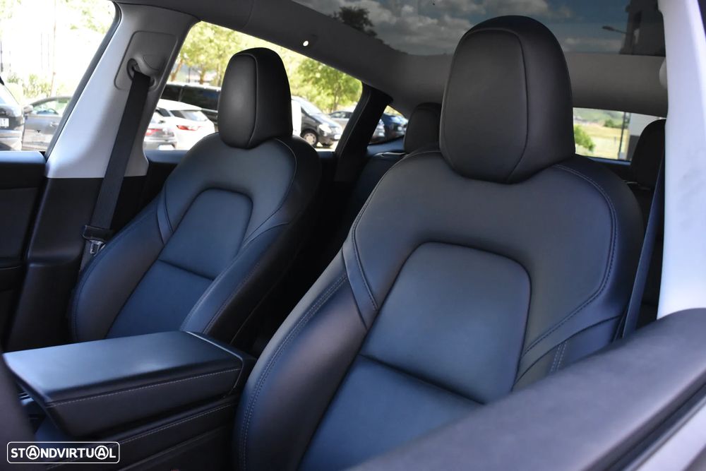 Tesla Model Y Performance Dual Motor AWD - 23