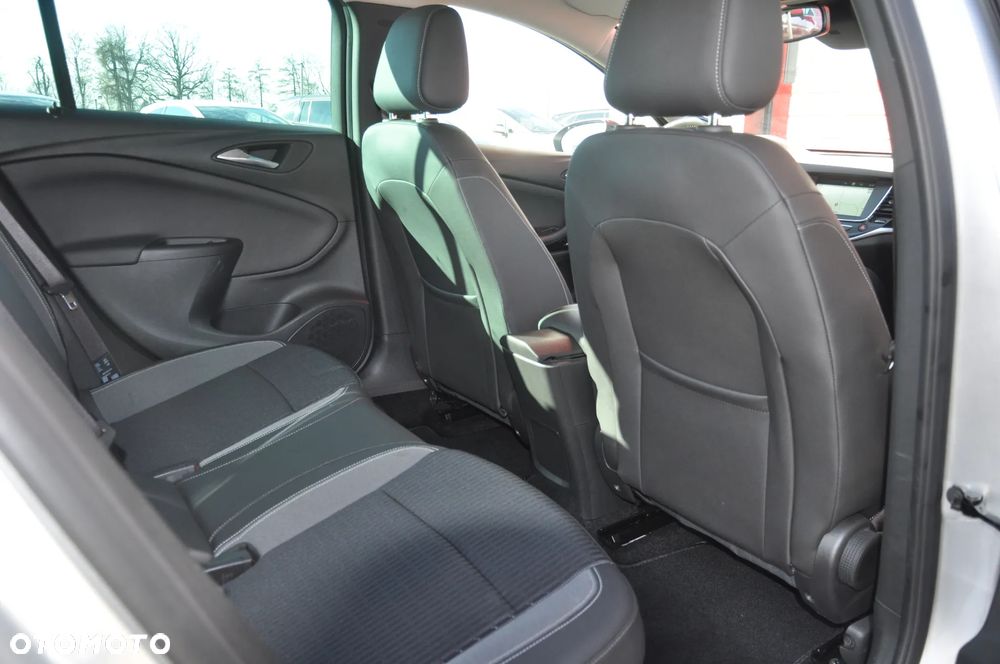Opel Astra 1.5 D Start/Stop Automatik Design&Tech - 31