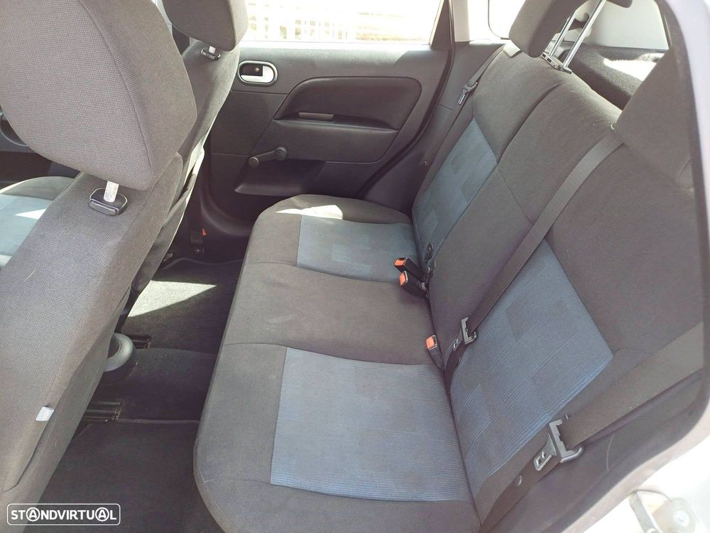 Ford Fiesta 1.4 TDCI Ghia - 6