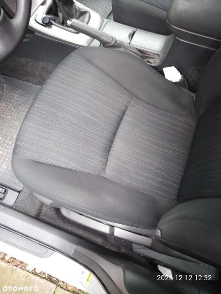 Toyota Corolla 1.4 D-4D Luna - 3
