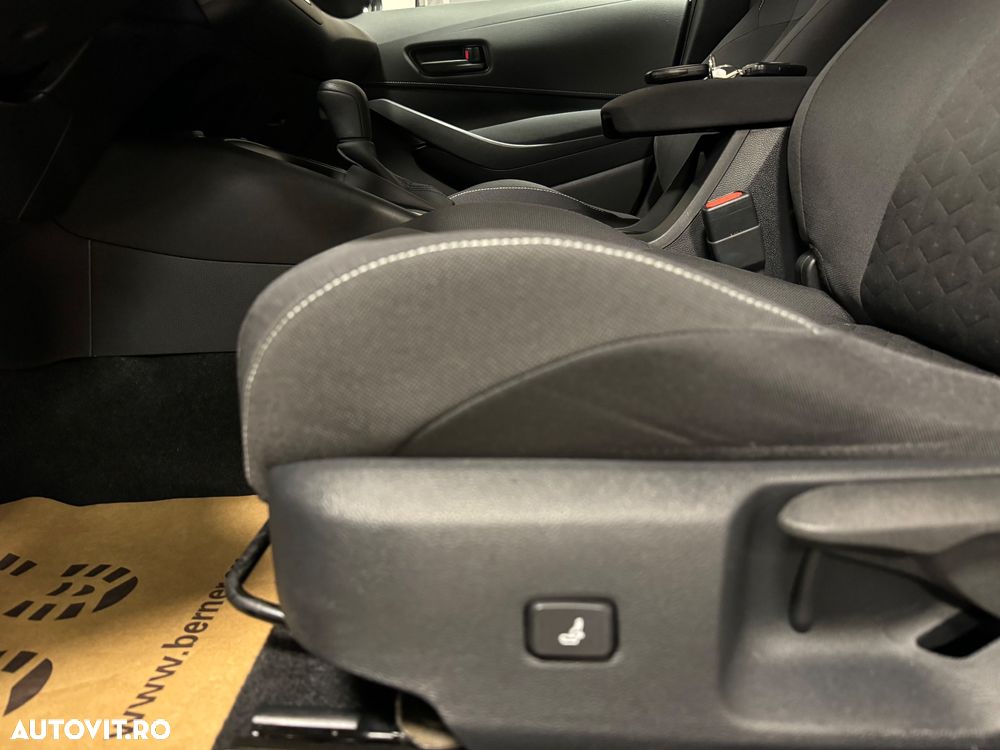 Toyota Corolla 1.8 Hybrid Comfort - 16