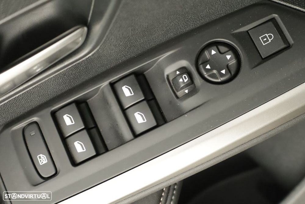 Peugeot 5008 1.2 Hybrid Allure e-DCS6 - 19