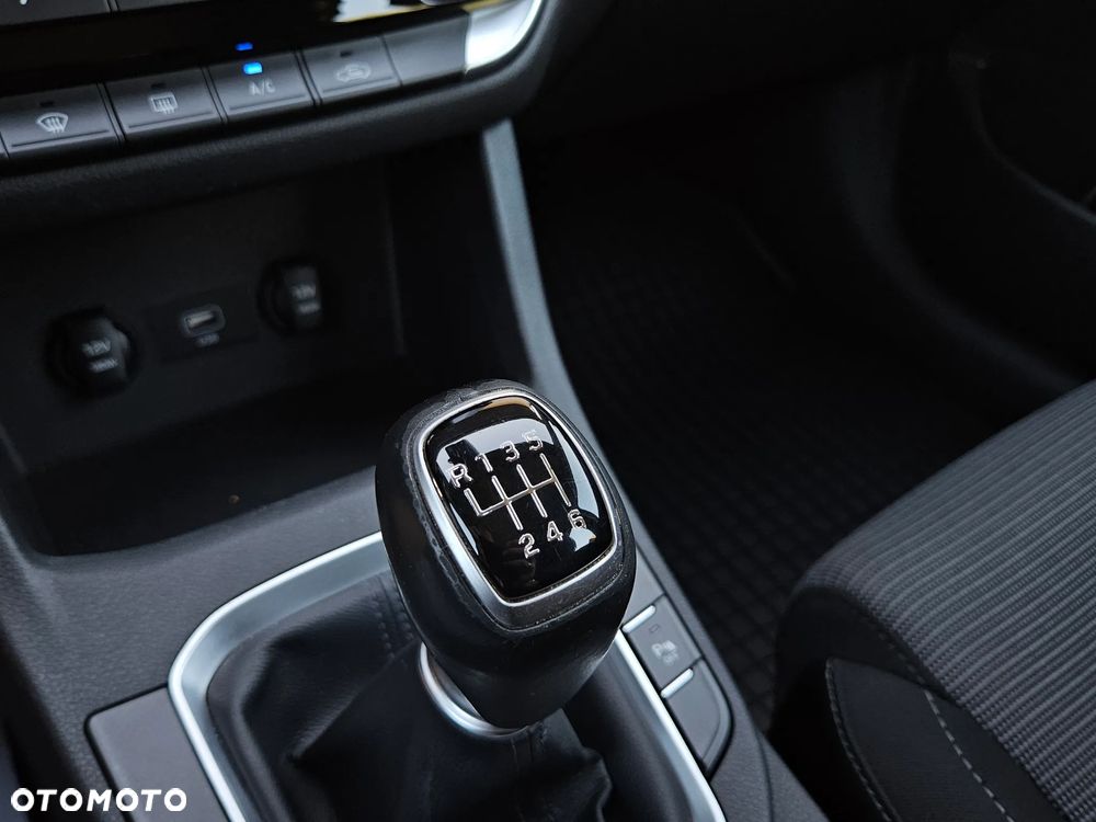 Hyundai i30 1.5 DPI Classic + - 18