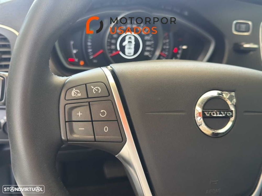 Volvo V40 - 18