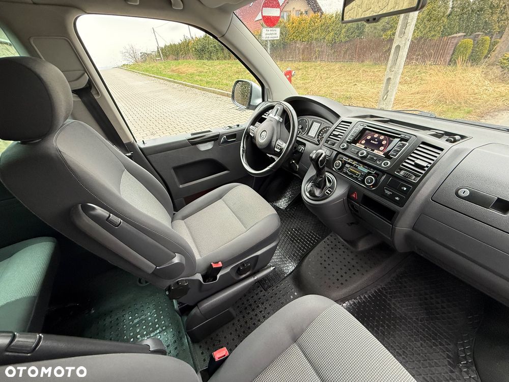 Volkswagen Caravelle - 28