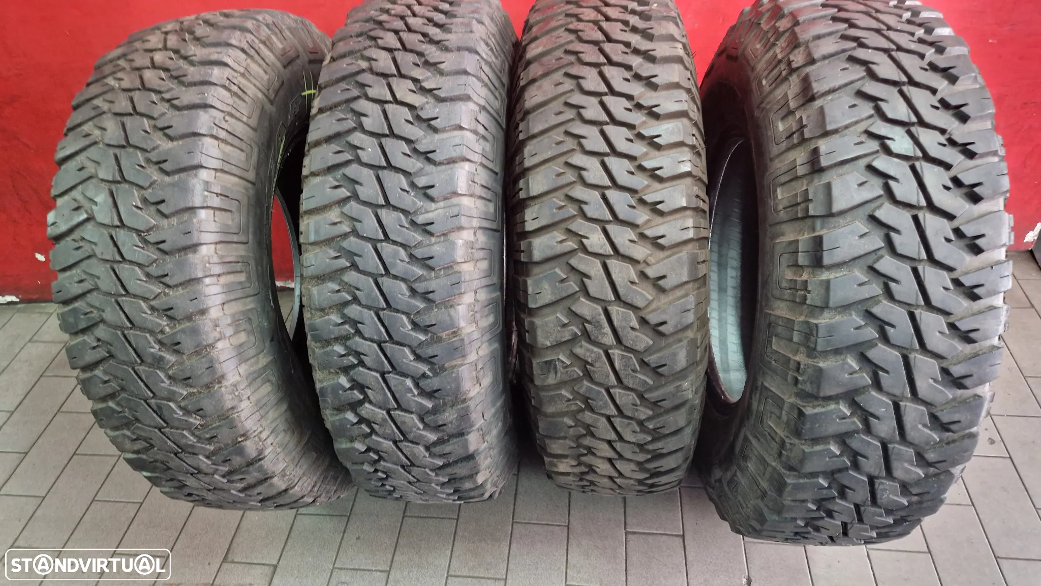 4 PNEUS 235/85/16 GOODYEAR WRANGLER MT/R 114/111Q COM MAIS DE 80% PISO - 5