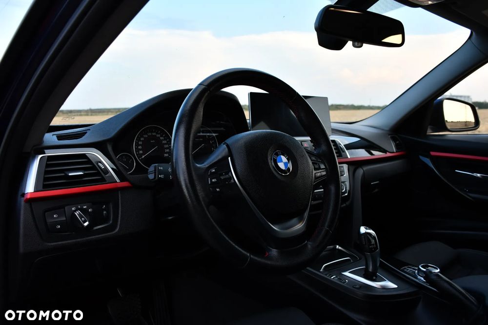 BMW Seria 3 318i Sport Line - 13