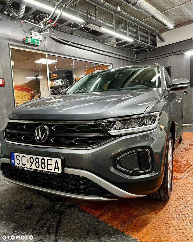Volkswagen T-Roc 2023 photo 2