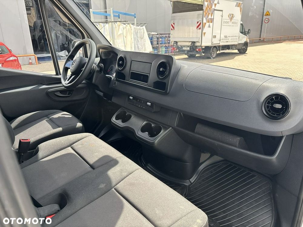 Mercedes-Benz Sprinter - 17