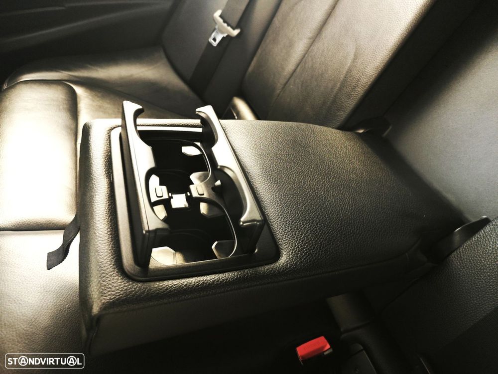 BMW 318 d Touring Line Luxury - 45