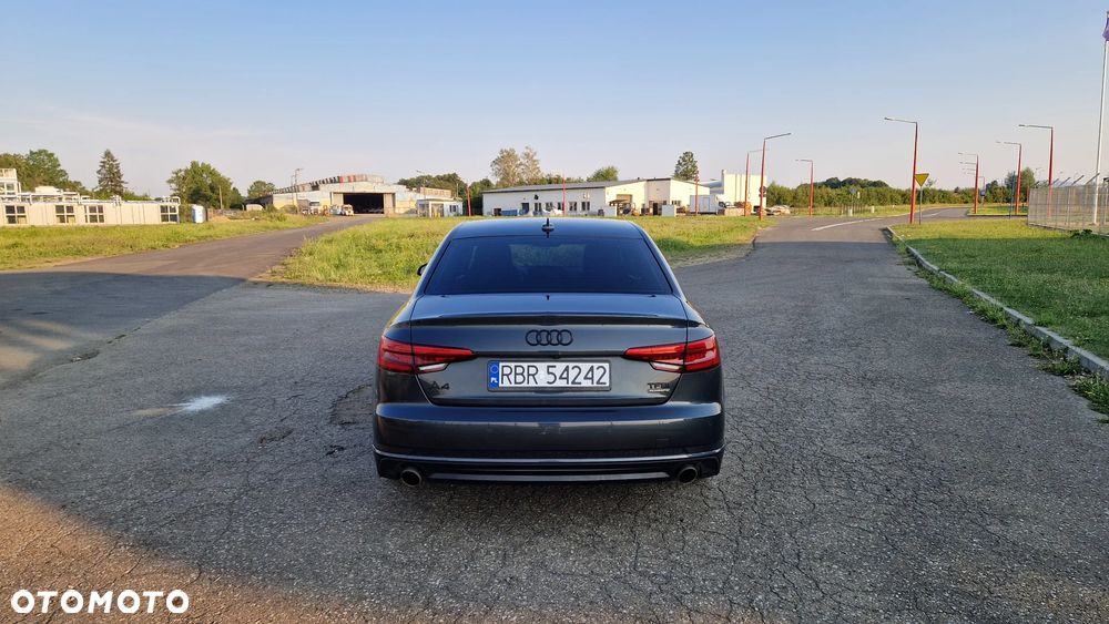 Audi A4 Limousine - 5