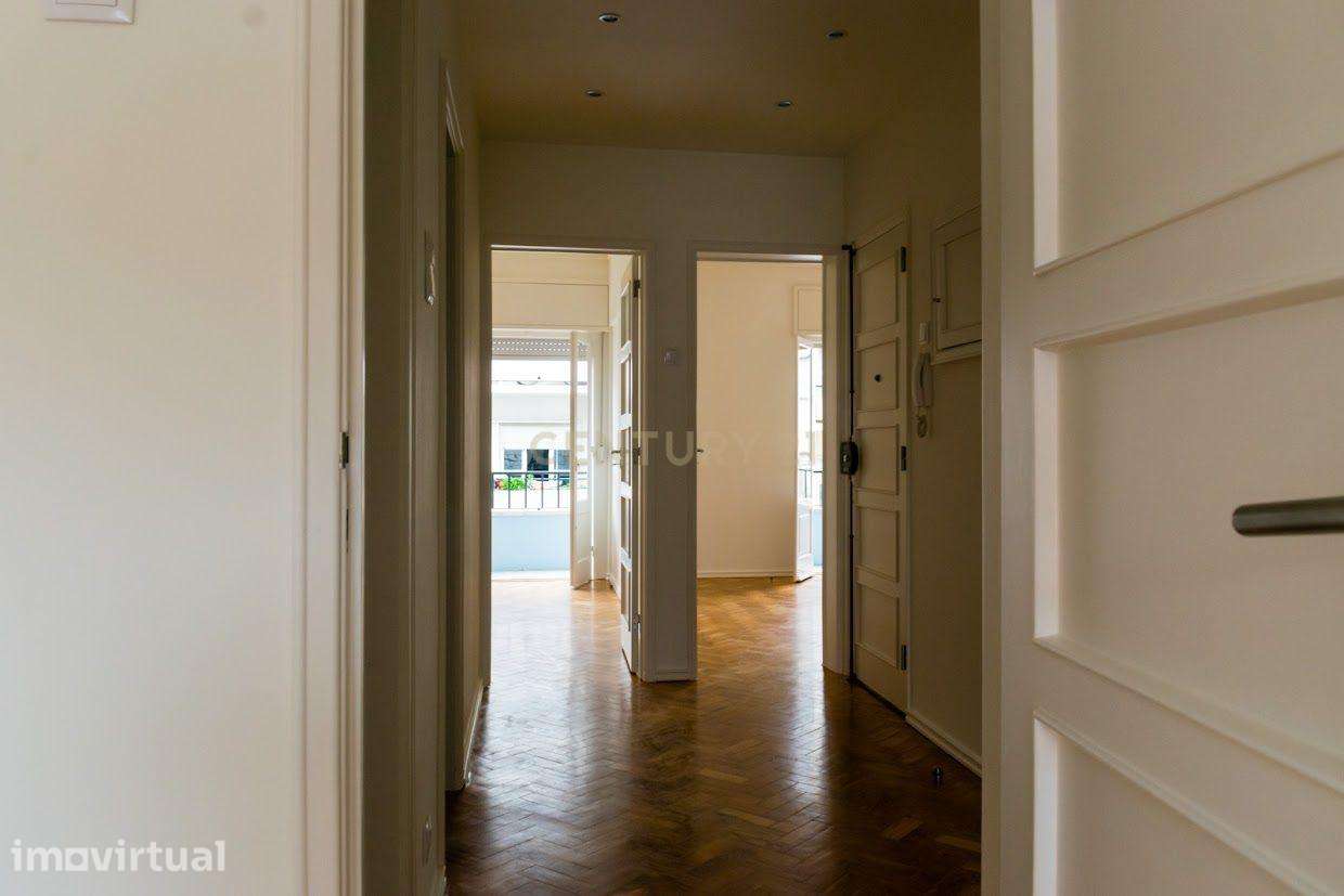 Apartamento Renovado em Benfica, Lisboa - 2 Quartos e Varanda - Grande imagem: 4/19