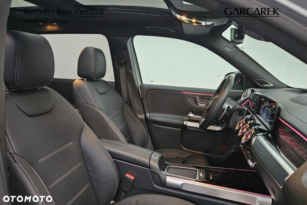 Mercedes-Benz GLB - 25