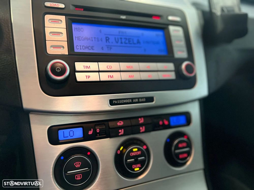 VW Passat 2.0 TDI Highline - 14