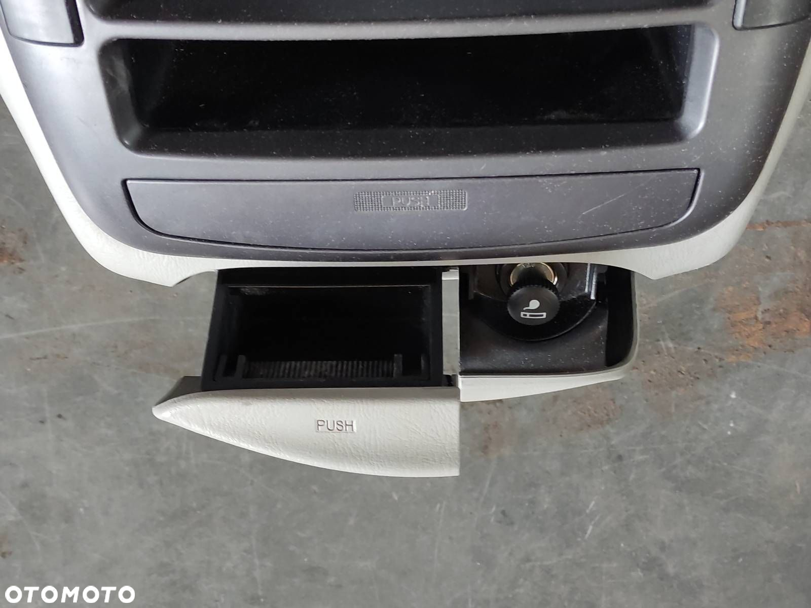 ZESTAW POSTRZAŁOWY HYUNDAI TRAJET I FL 95910-3A900 - 17