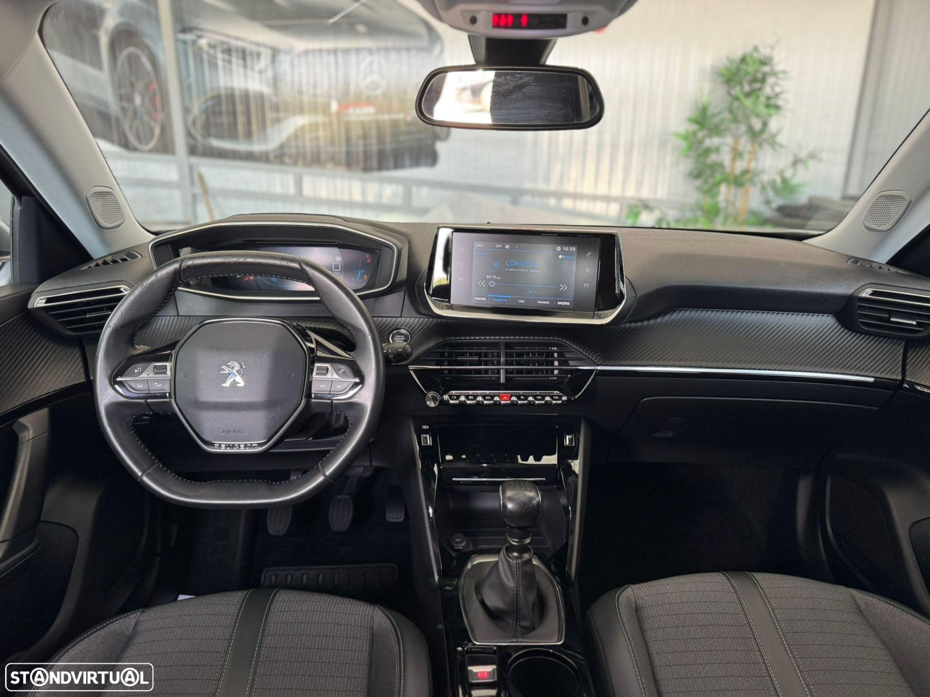 Peugeot 2008 1.2 PureTech Allure - 12