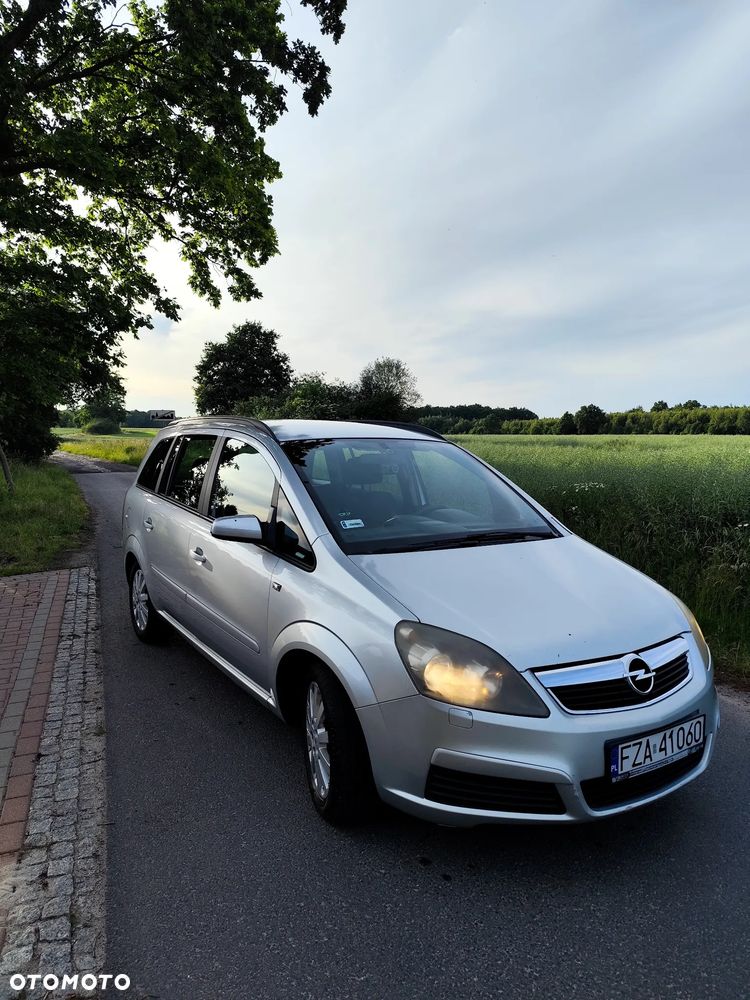 Opel Zafira 1.8 Cosmo - 4