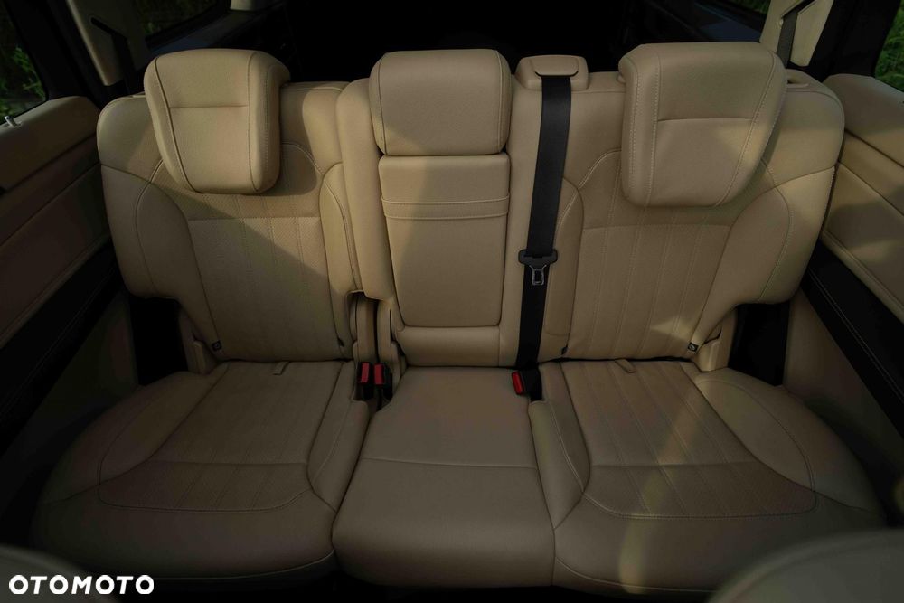 Mercedes-Benz GLS - 18