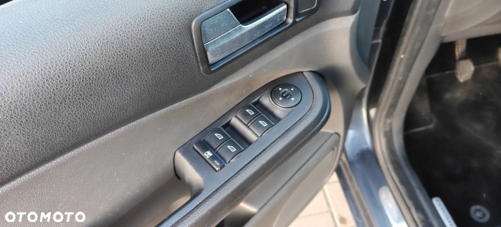 Ford Focus C-Max 1.8 Ghia - 26