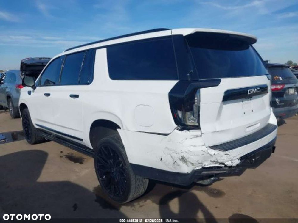 GMC Yukon - 3