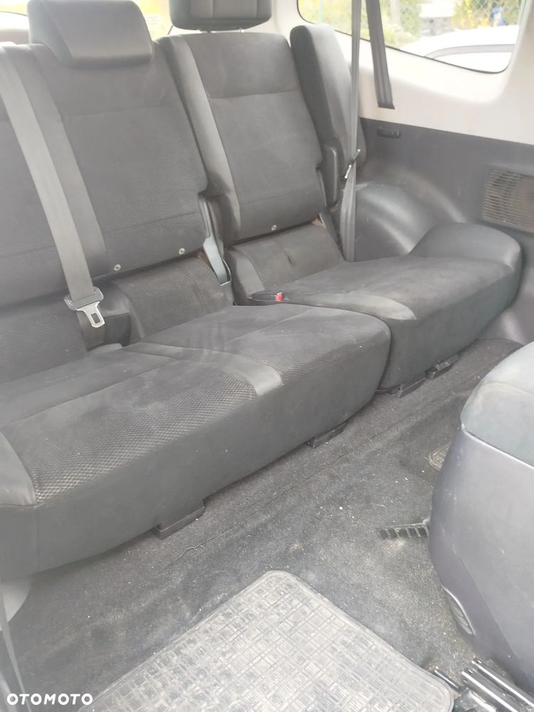 Mitsubishi Pajero - 8